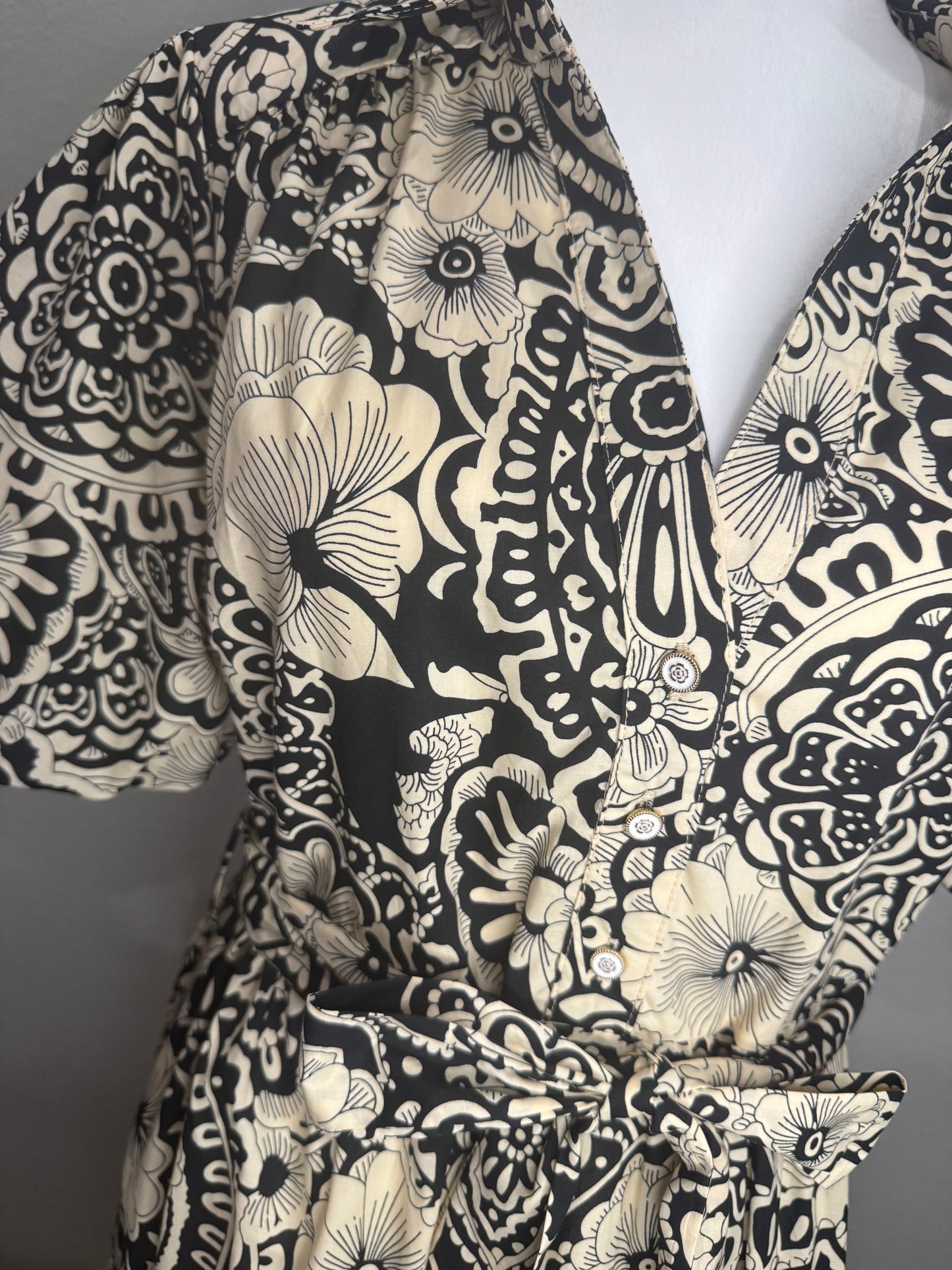 Black & White Floral Puff Sleeve